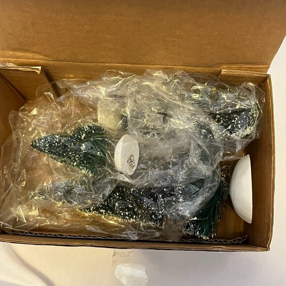 Department 56 Snow Village – Shady Oak Church (1994) w/ Trees and Carolers - Picture 7 of 15